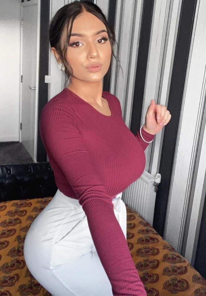 22P Girls of Insta 1