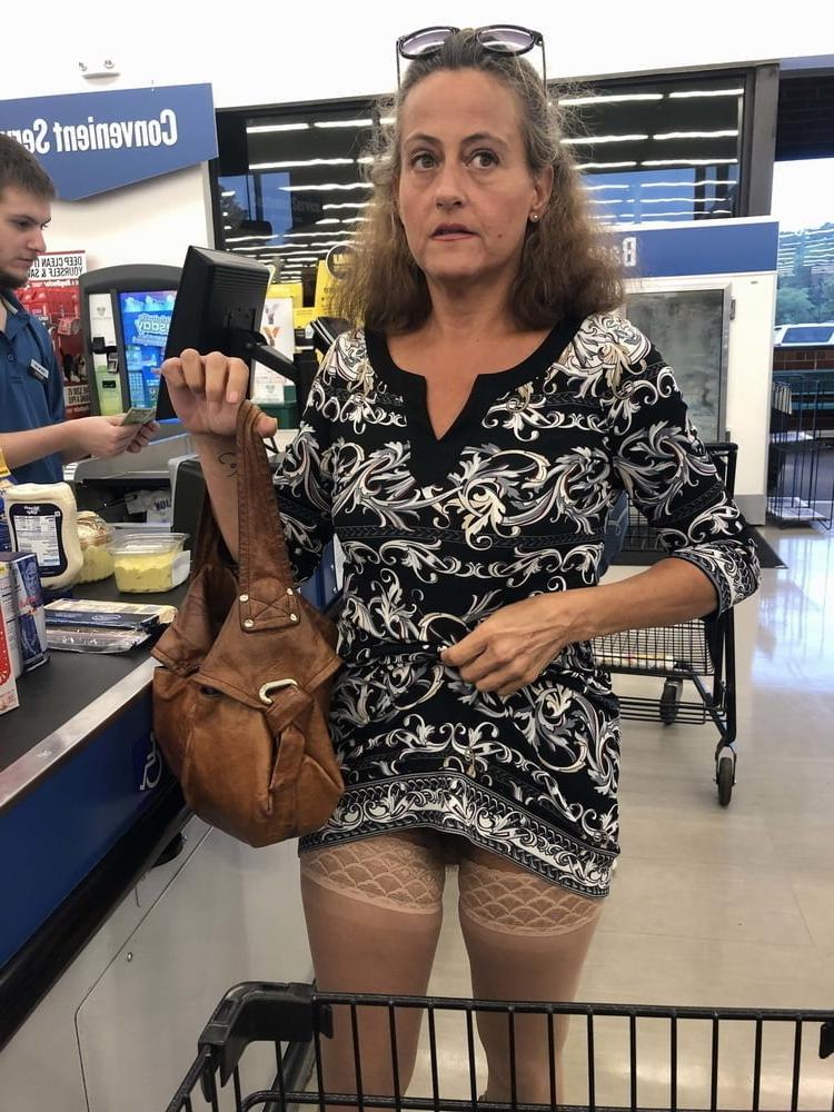 25P Girls I Like 4, Upskirts