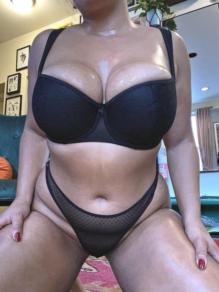 22P curvy lingerie 05
