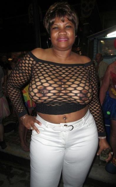 20P Mature ladies at fantasy fest 5