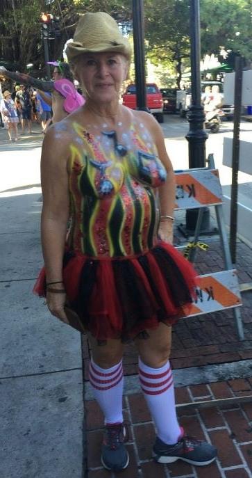 20P Mature ladies at fantasy fest 5
