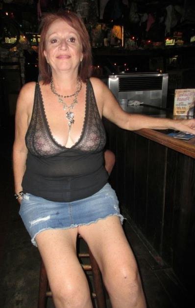 20P Mature ladies at fantasy fest 5