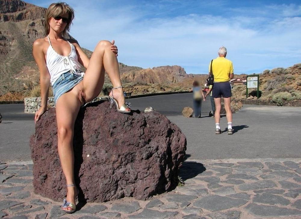 25P Girls I Like 26, Upskirts