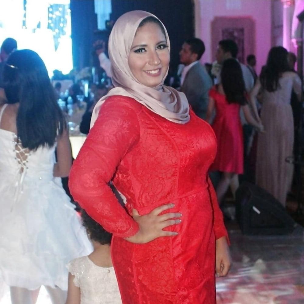 24P Desperate Singel Arab Moms who want the  BBC