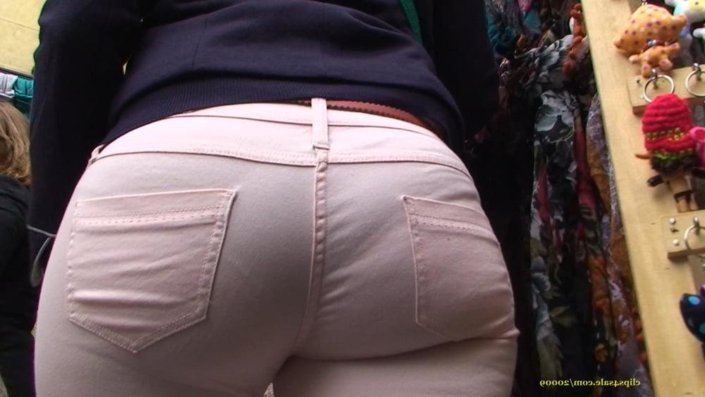24P CANDID 20yo ASS IN TIGHT PANTS