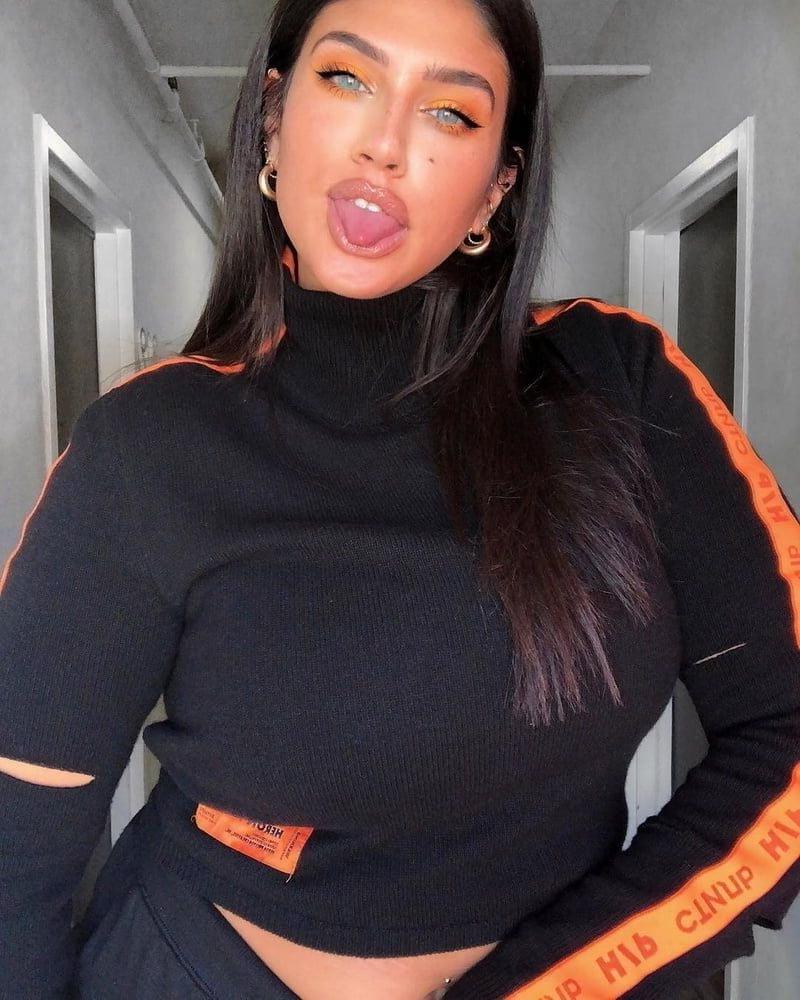 25P Wide Hips - Amazing Curves - Big Girls - Fat Asses (44)
