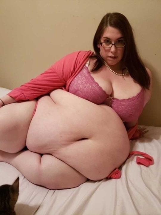25P Fat Chicks With Deceptively Thin Faces 20