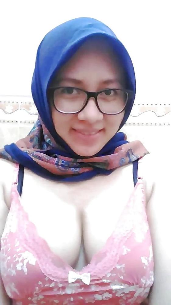 25P Hijab girls (1)