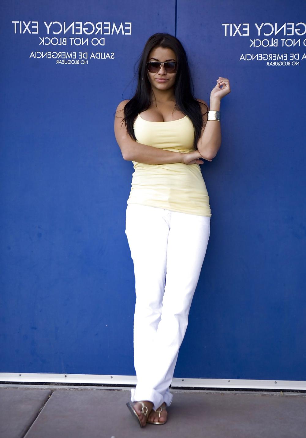 25P Big tit mixed model 1 (2)