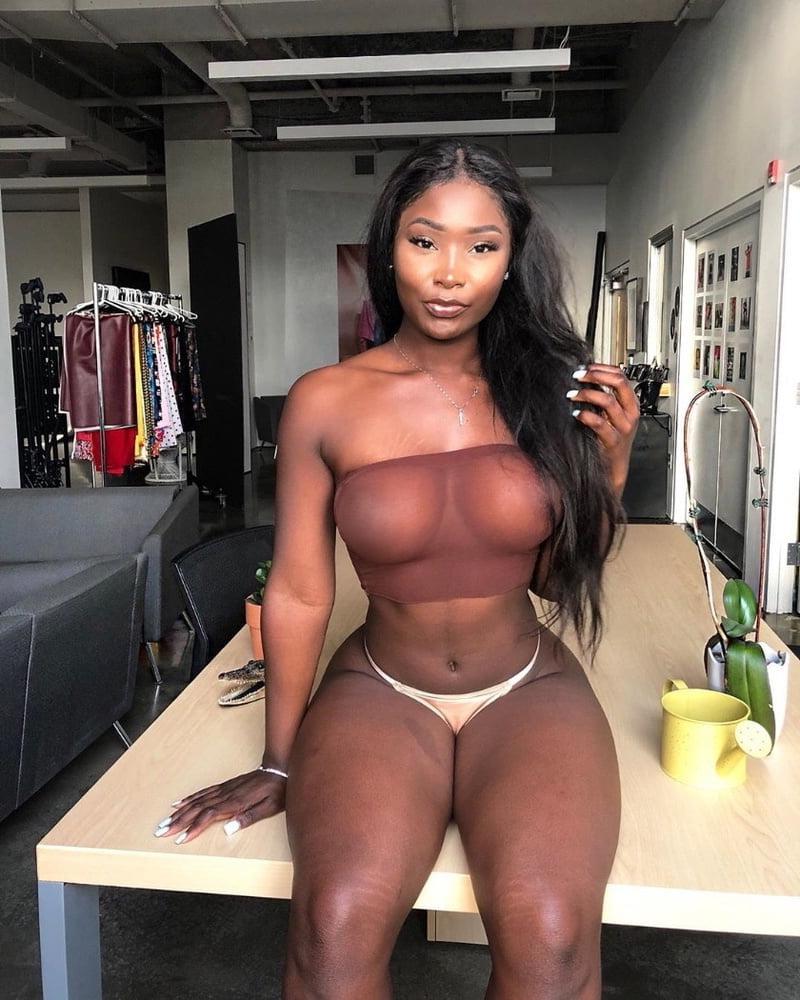 25P Unknown Curvy Chocolate women 13