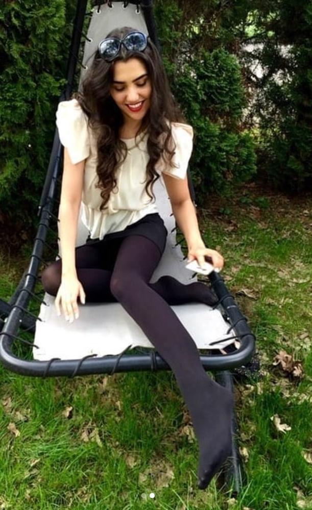 19P Girls in Pantyhose 05
