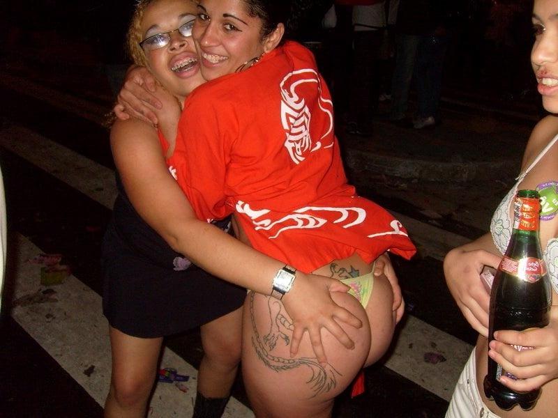 25P Tattooed Girls 01.