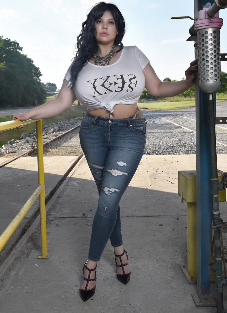 25P Wide Hips - Amazing Curves - Big Girls - Fat Asses (34)