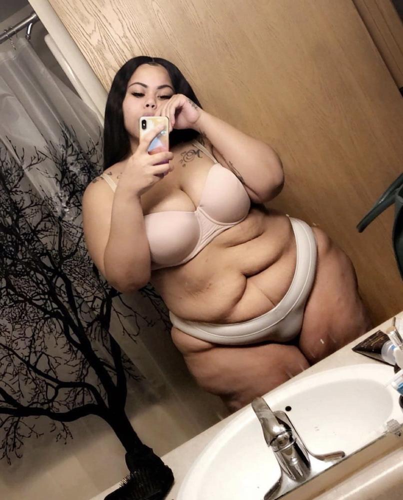 25P Fat Chicks With Deceptively Thin Faces 21