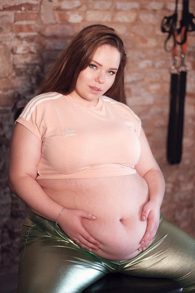25P Fat Chicks With Deceptively Thin Faces 21