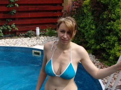 25P bikini girls