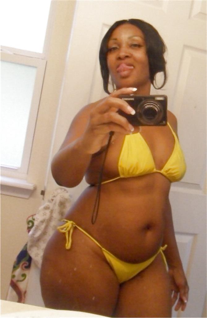 25P Very Curvy Women