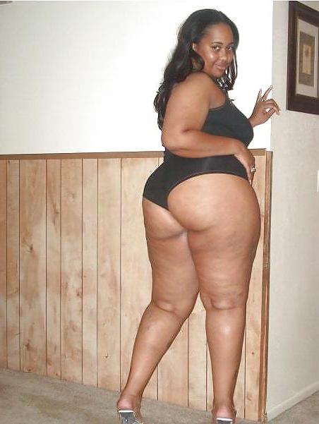 25P Very Curvy Women