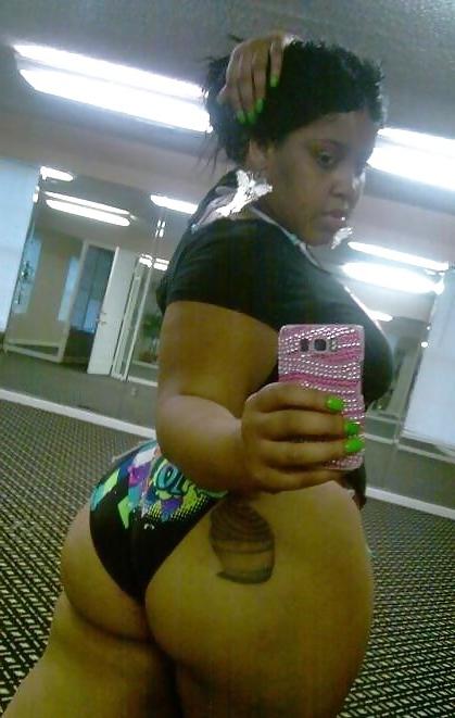25P Very Curvy Women