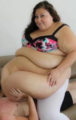 17P Fat Chicks With Skinny Friends 2