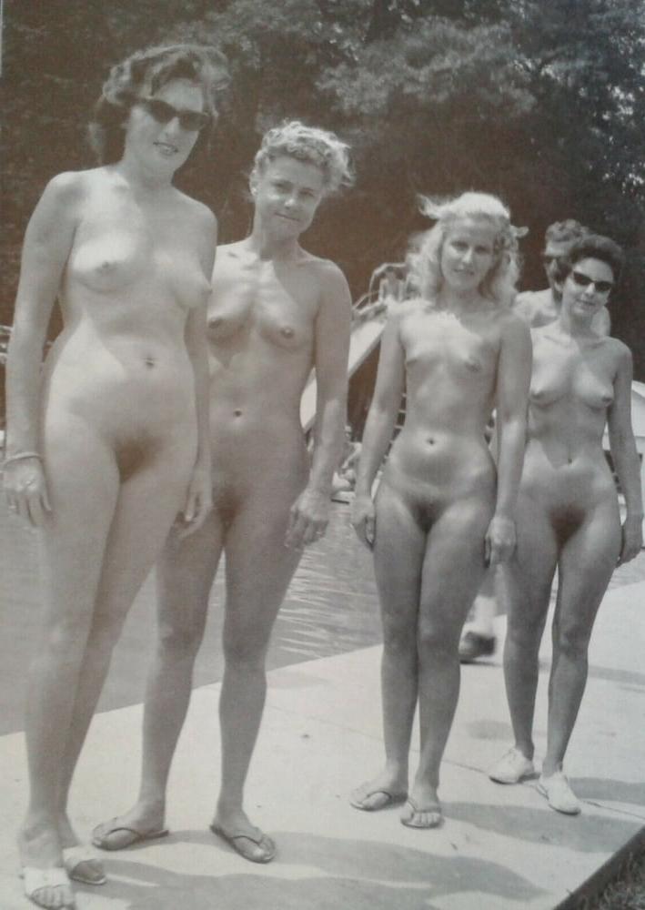 25P Naked Vintage Girls 61