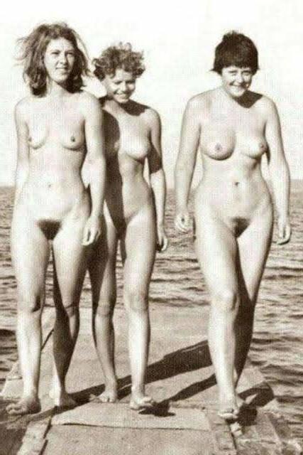 25P Naked Vintage Girls 61