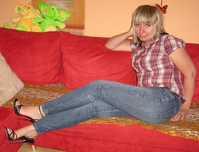 25P Hot Ladies in blue Jeans and Heels 2
