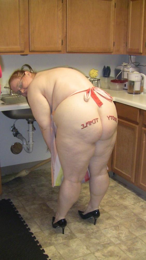 25P Hoodyman SSBBW 329 . Fat pig slave Kate .