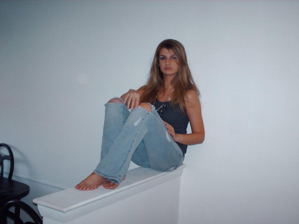 25P Amanda in Ripped Jeans & Barefeet # 2