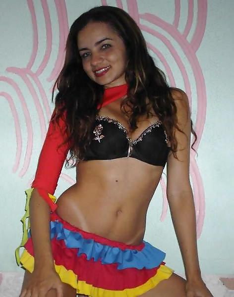 25P Brazilian Funk Party Girls