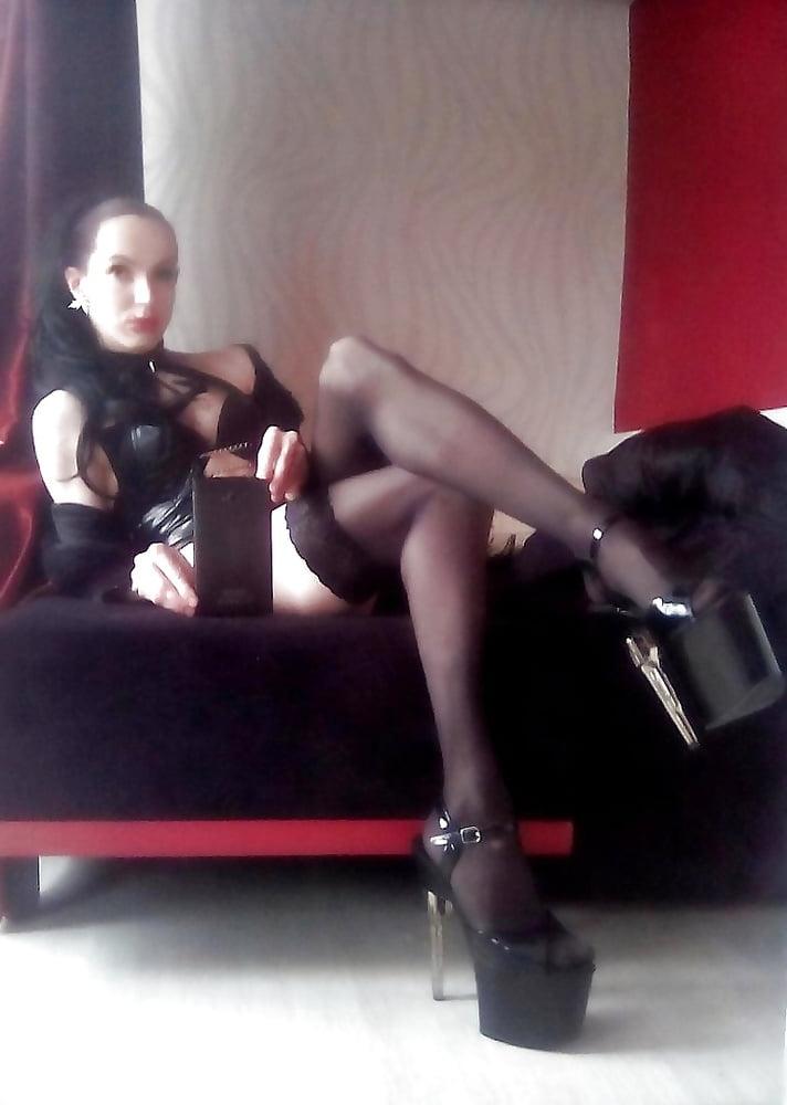 25P ponytailed leather and latex girls 23