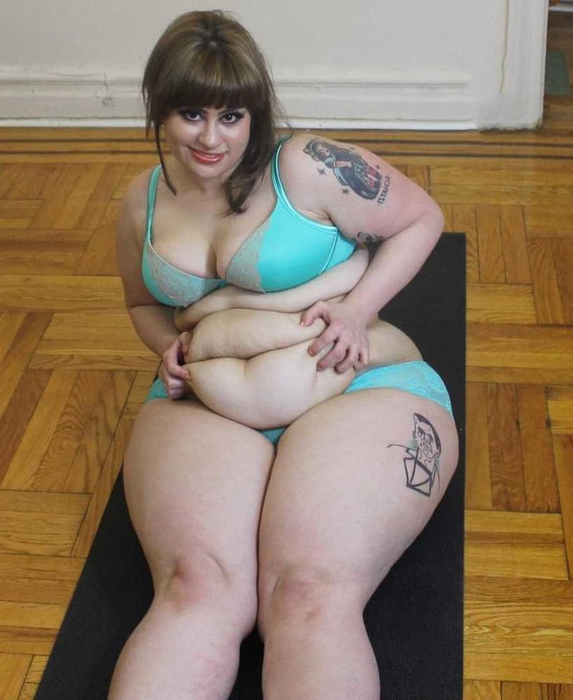 25P Fat Chicks With Deceptively Thin Faces 17