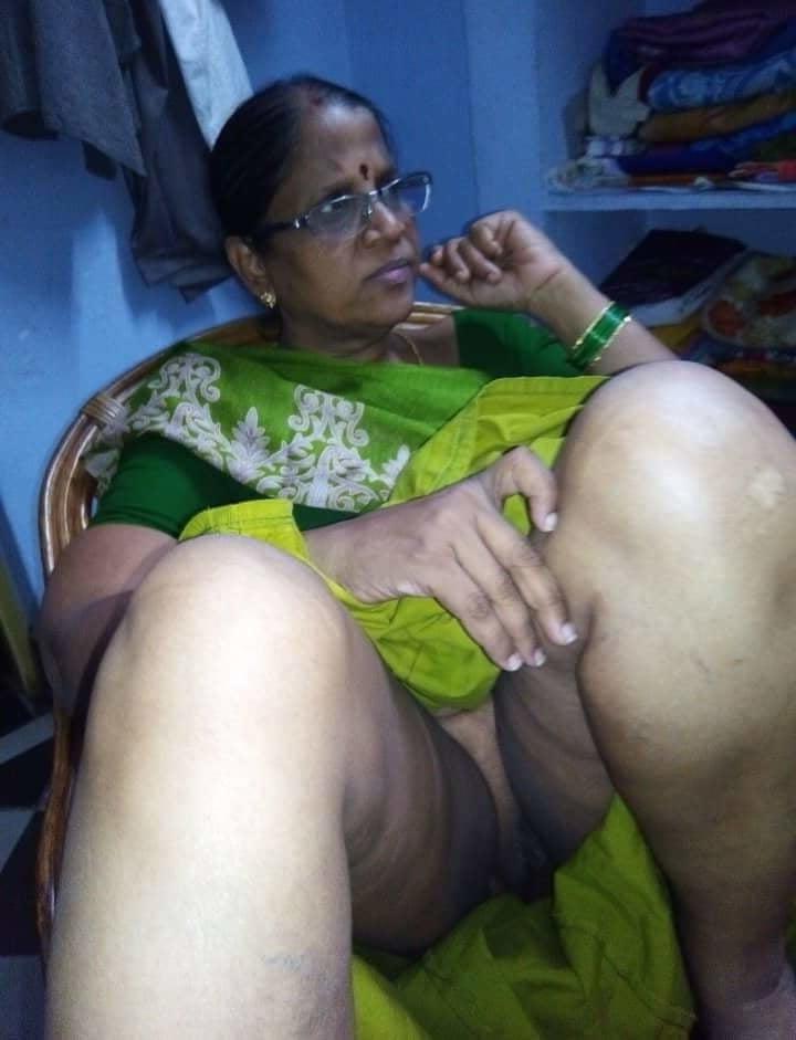 25P Indian girls aunties mix ass and gand pic 2