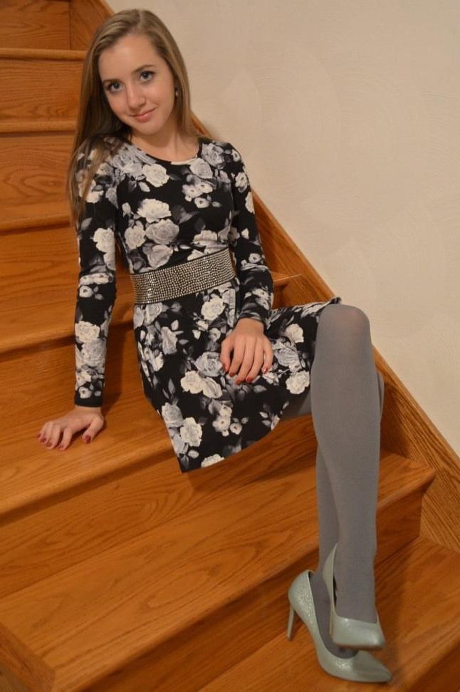 25P Girls in Pantyhose-Stocking - 137