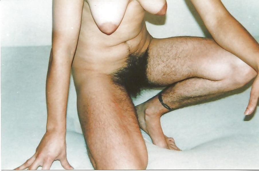 25P Hairy Girls 16