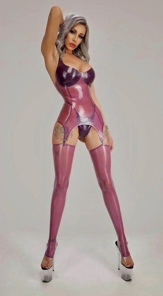 22P HOT LATEX GIRLS 8