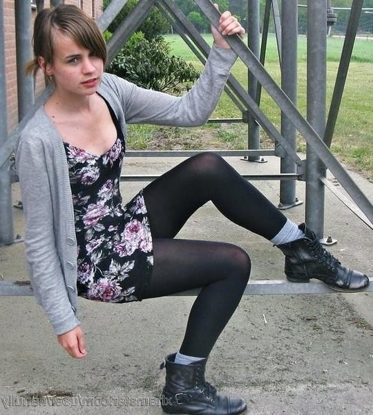 25P Girls in Pantyhose-Stocking - 133