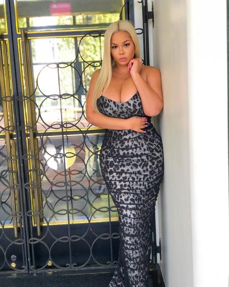 25P Curvy Girls and damn hot Asses 70