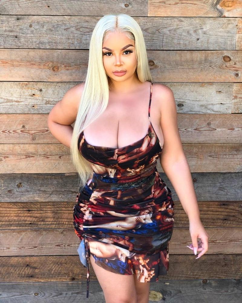 25P Curvy Girls and damn hot Asses 70