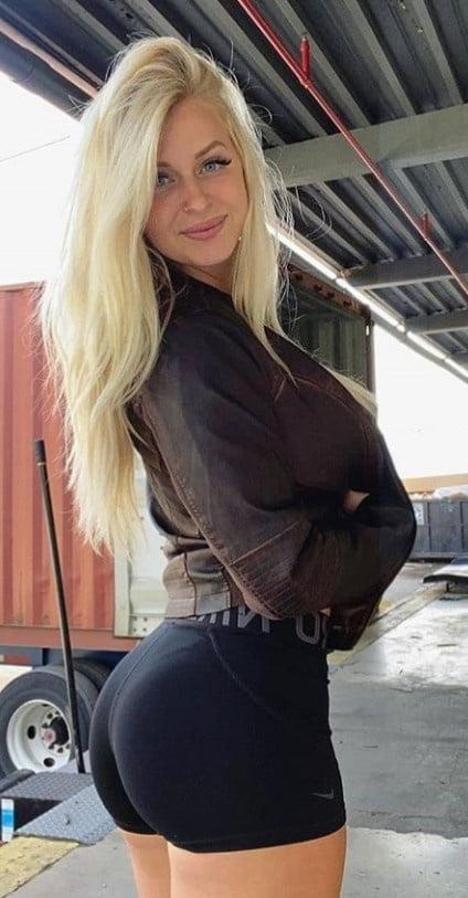 25P Sexy dressed girls 2