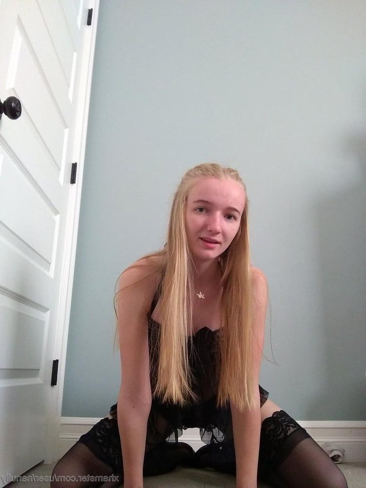 25P Girls in Pantyhose-Stocking - 119
