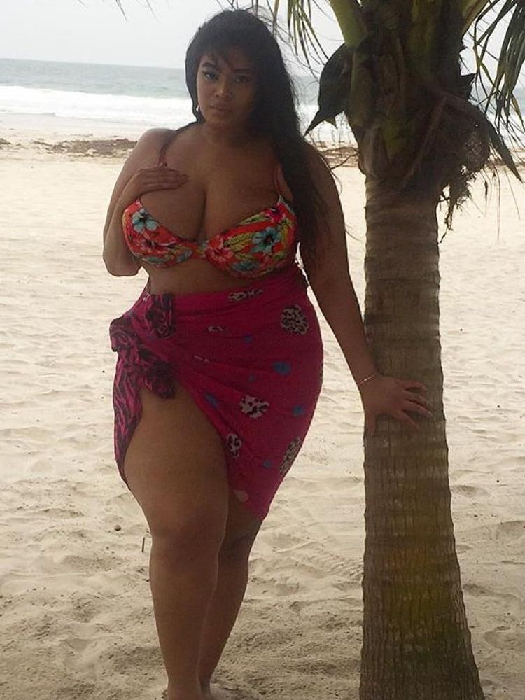 25P Curvy Girls and damn hot Asses 52