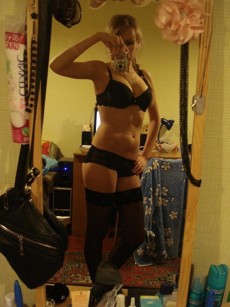 25P Girls in Pantyhose-Stocking - 138