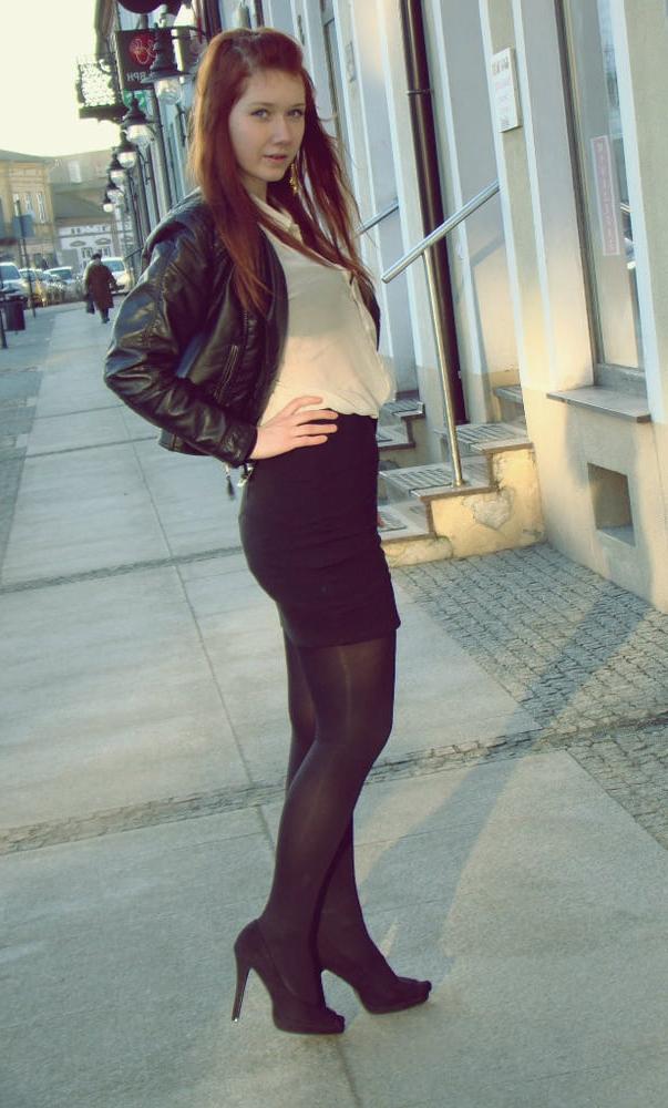 25P Girls in Pantyhose-Stocking - 138