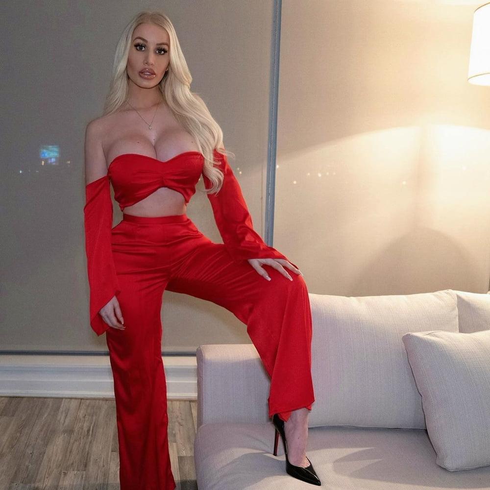 25P bimbo tits 4