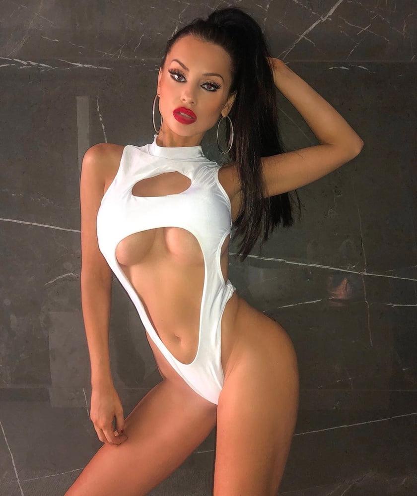 25P bimbo tits 4