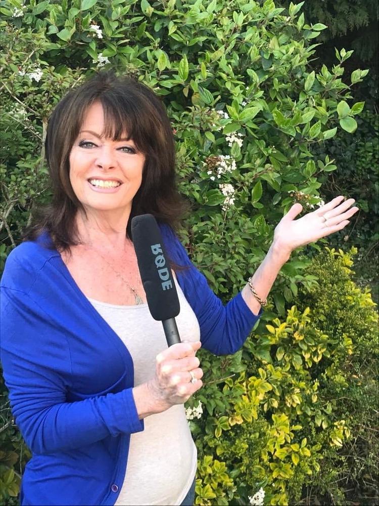 25P Vicki Michelle's 'Good Moaning!'