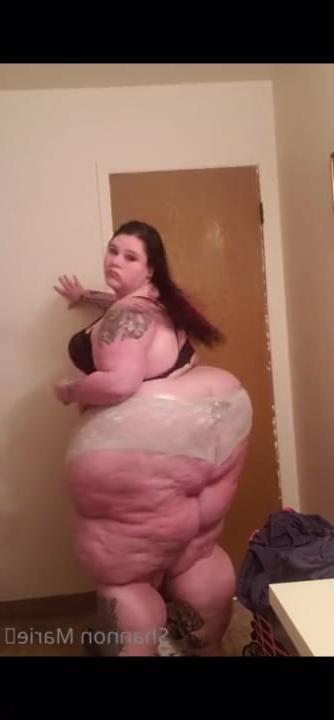 25P Fat Chicks With Deceptively Thin Faces 18