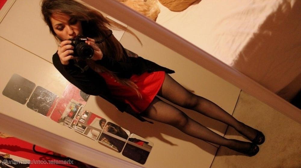 25P Girls in Pantyhose-Stocking - 129
