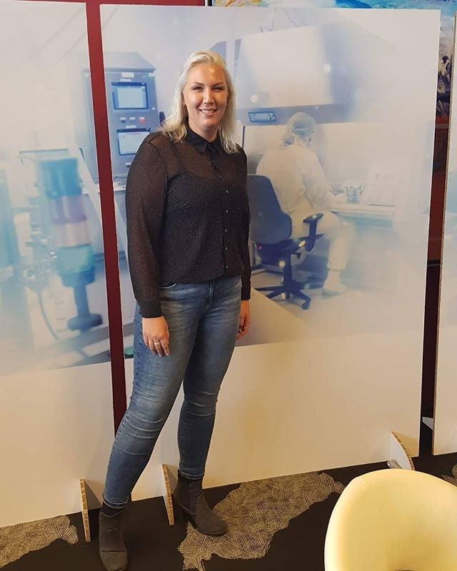 25P Dutch MILF Linda - Sexy Tall  Blond Curvy